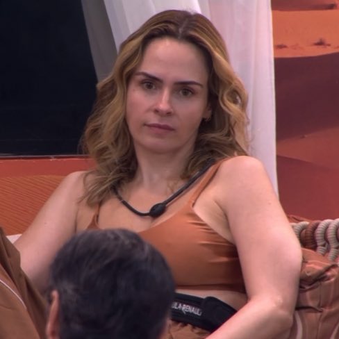 blogcerejanegra's tweet image. Ana: “É, ocê é inocente mesmo”

Cowboy: “Sou juvenil”

Ana: “Super juvenil, tbm acho, joga só com coração…”

Cowboy: “Tem momento de jogar com razão e com coração”

Ana: “Seu personagem tá bom, eu gosto!”

Cowboy: “Me inspiro em você uai, quero ser tão bom quanto.” #BBB26