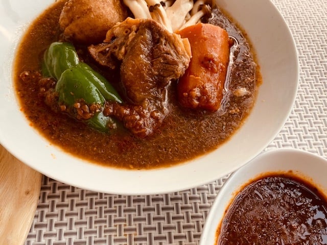 おはようございます。銭函5丁目は薄曇り⛅️

今日は #血栓予防の日
ガーリックや唐辛子たっぷりのカレーは、血流促進＆血栓予防の心強い味方です🍛🔥
カレーを食べて元気に大寒の日をお過ごしください❄️

#企業公式が朝の挨拶を言い合う
#企業公式相互フォロー