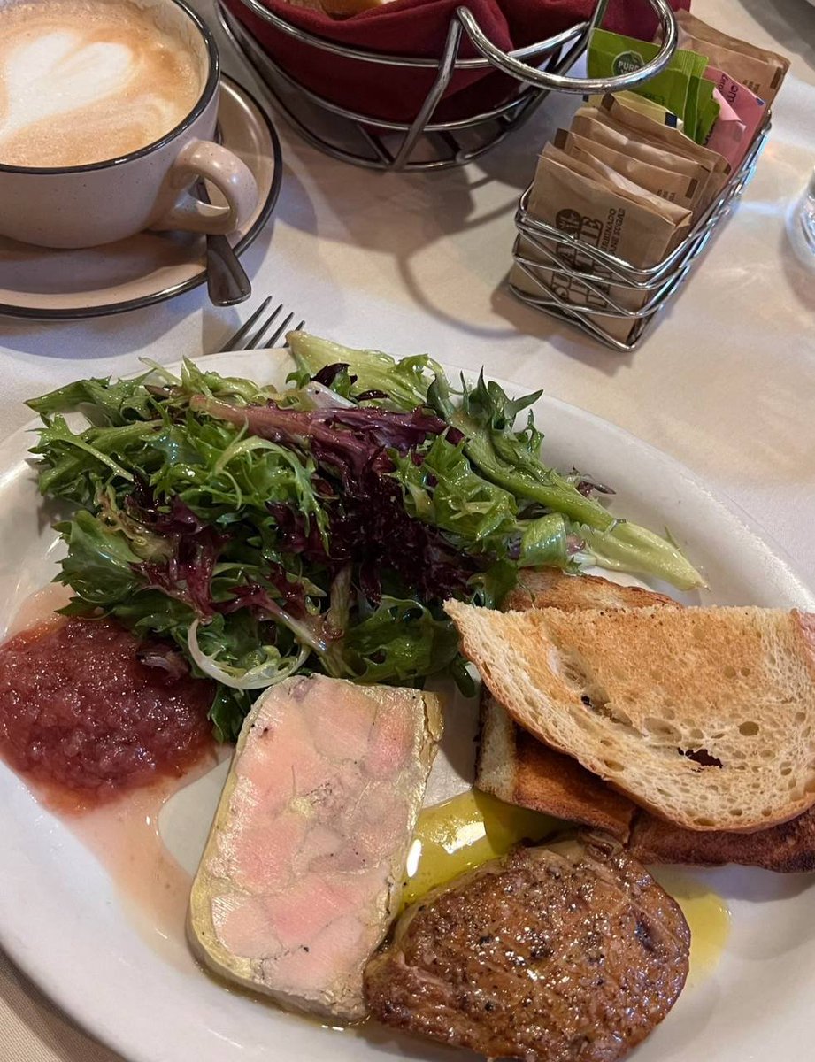Flowckaaa's tweet image. Good food, great coffee… and suddenly I’m in a very good mood. Care to join me? ☕✨🍽️