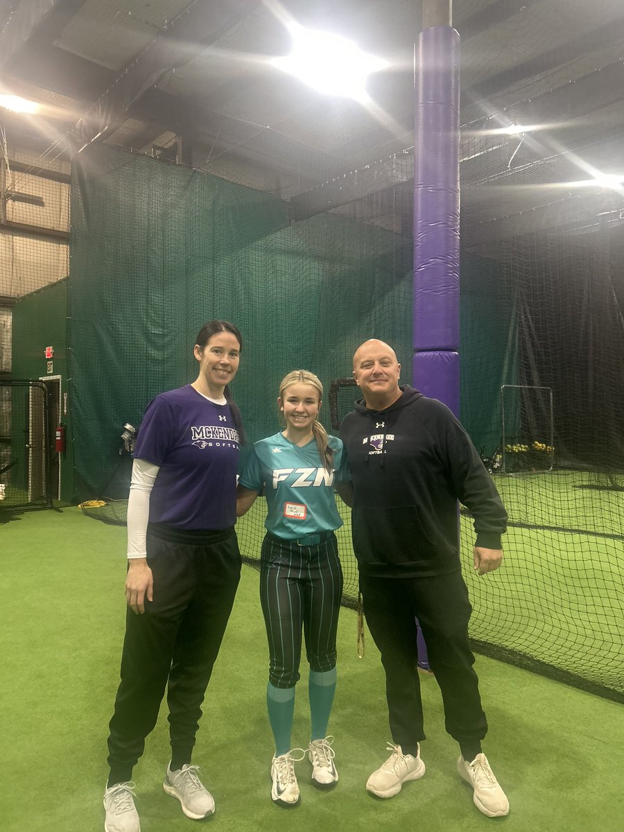 EmrieQuick's tweet image. Went camping today @McKendreeSB. Thank you to all the coaches and players for all the new tips and tricks! Hope to be back and see ya this Summer! 
Thank you @Coach_Tarter , @tfost00 , and Coach Dow! 

@fuzion_softball