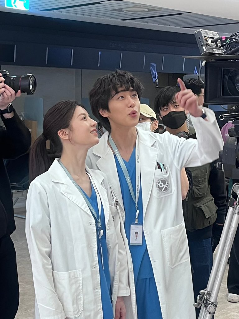 그 어떤 존예 사진보다도 이런 사진들이 더 마음이 감 넘 예쁘게 웃음 보는 사람까지 기분 좋아짐