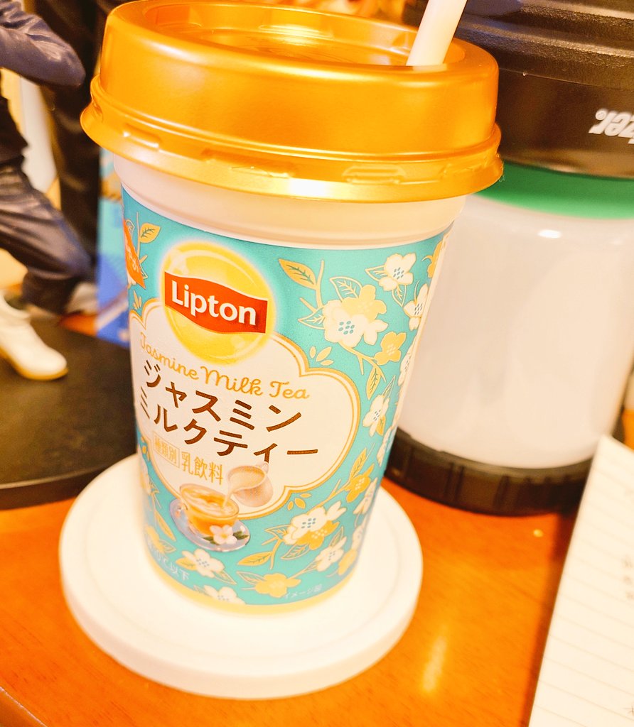 おはようございます☀︎.°

気分が落ち込んでいて何も手につかなかったので、とりあえず関係図を清書することに。殴り書きが汚すぎて一部読めないから新たに····ってしてたら30分が一瞬でした。
ジャスミンで心を落ち着けながら作品に向き合いたいと思います🔖*゜
今日も善き一日を🌼*･