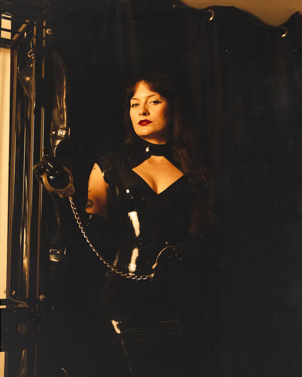 Can you hear the cuffs already?
#sissy #chastitycage #toys #cage #domination #humiliating