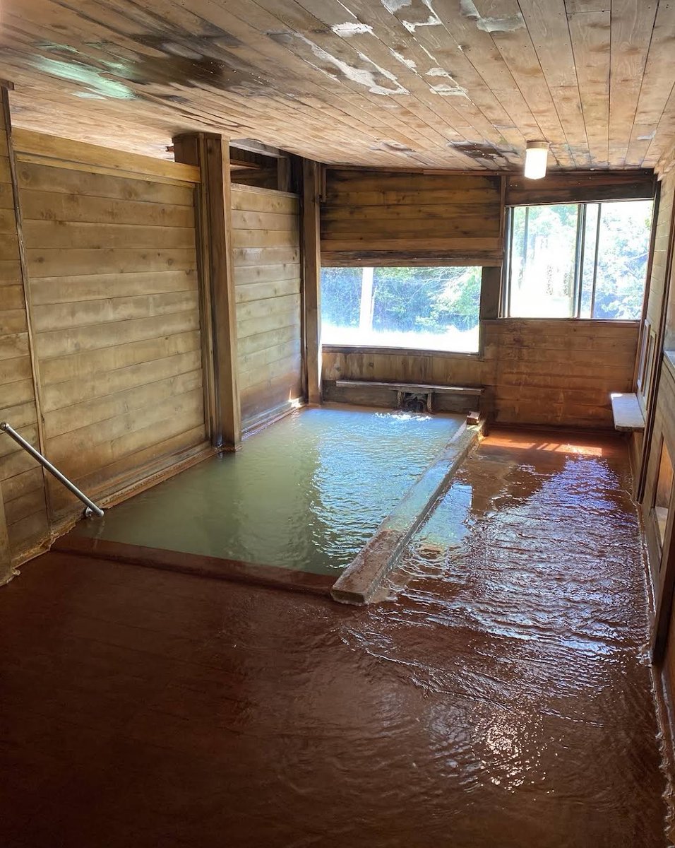 junpyon10's tweet image. バズったら宣伝してよいということらしいんですが、私には何も宣伝するものがないので🥺

古遠部温泉さん@Furutoobeonsen 
ドバドバ日本一の名湯です♨️こんなにあふれ出る温泉ほかに見たことない🥺入ったあとのポカポカが引かないんです✨️行ってあげてください😉(写真は公式より) #温泉