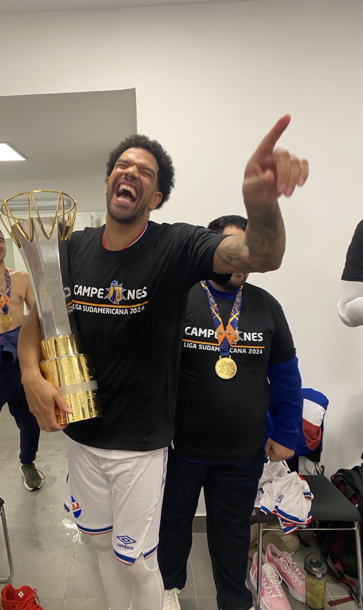 Pasa que salimos campeones de la Liga Sudamericana porque no habia brasileros