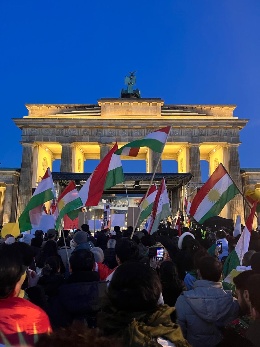 MesudPerik's tweet photo. A protest today in Berlin against genocidal attacks targeting the Kurds.

#Syria
#Rojava
#Germany
#Deutschland https://t.co/EQbK2ZoZtm