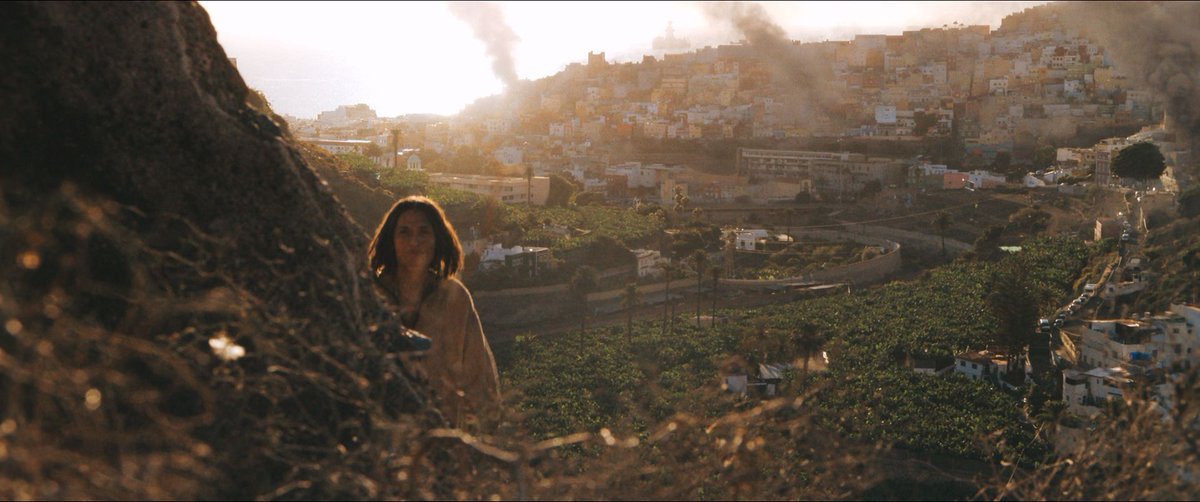 pluribusframes's tweet image. Pluribus - Season 1 Episode 2: "Pirate Lady". Frame 26 of 3629