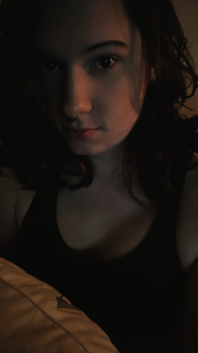 LuvelyMae's tweet photo. happy monday! :3 https://t.co/WZq6ocEzu7