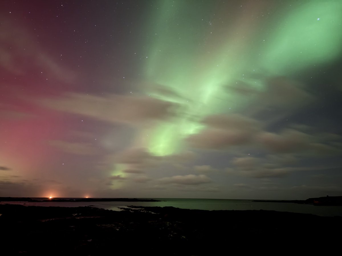 NiallHurley13's tweet image. #rteweather #corkbeo #northernlights #Kinsale #spaceweather #Astronomyireland #irishexaminer #southernstarIRL 
More from The Old Head, Cork with my son Donncha this evening.