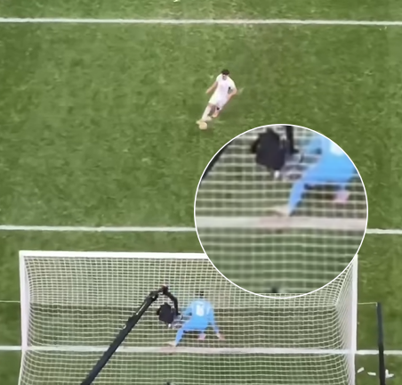 Algeria_FC's tweet image. I'd say have some shame but you need dignity to feel any shame

You guys already embarrassed yourselves in front of the whole entire world and now you want to lie about this when we have multiple angles confirming Mendy's foot was on the line 

Take the L and move on