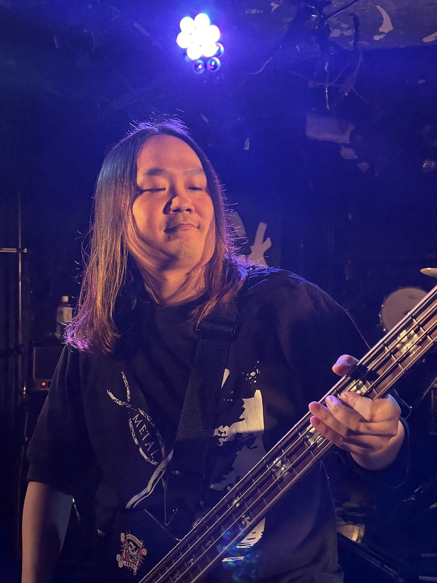 MuvTbDl51nxzoHi's tweet photo. #MetalHelix
#Baス怜也の4枚その1
#YuRisBirthdayLive2026
#AntiknockTokyoJapan
(2026.1.18) 相変わらず楽しかったヨ!君の事は忘れない!またネ! https://t.co/smIxbBwl5e