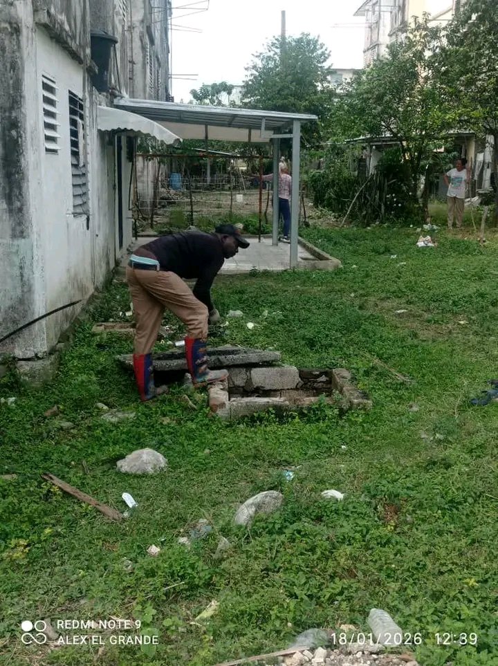 eaacav's tweet photo. 👉Se ejecutaron acciones de desobstrucción en edificios multifamiliares en el municipio Florencia. Al frente de estas importantes labores, la brigada de acueducto perteneciente al territorio Majagua. 

#EAACV 
#Cuba https://t.co/sAcx6xMCW7