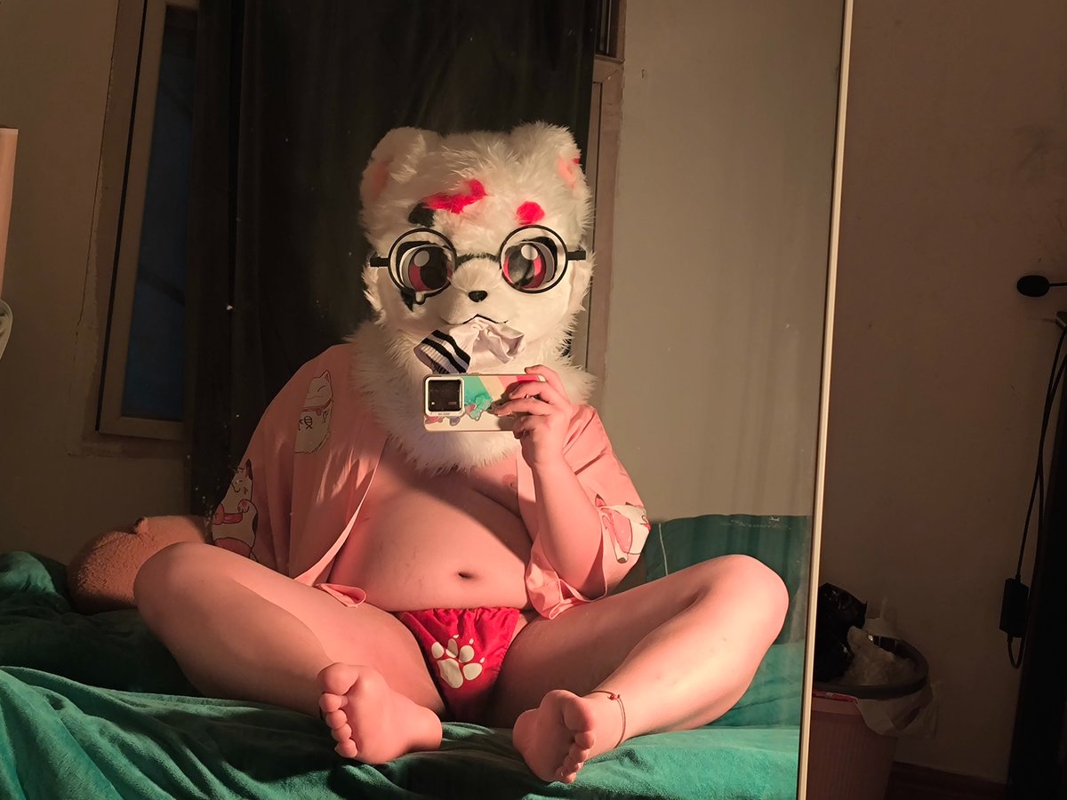 小莫想抱抱 tweet media