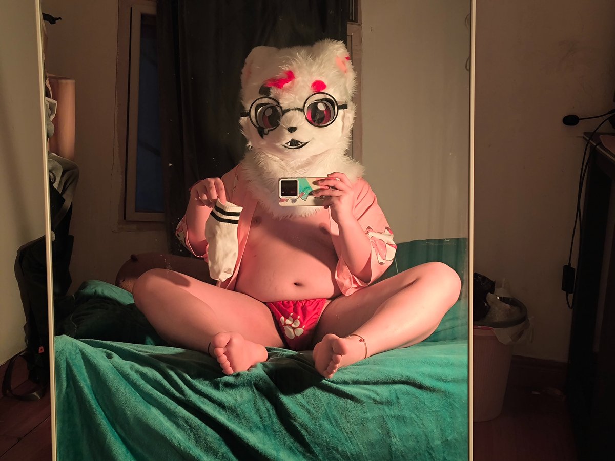 小莫想抱抱 tweet media