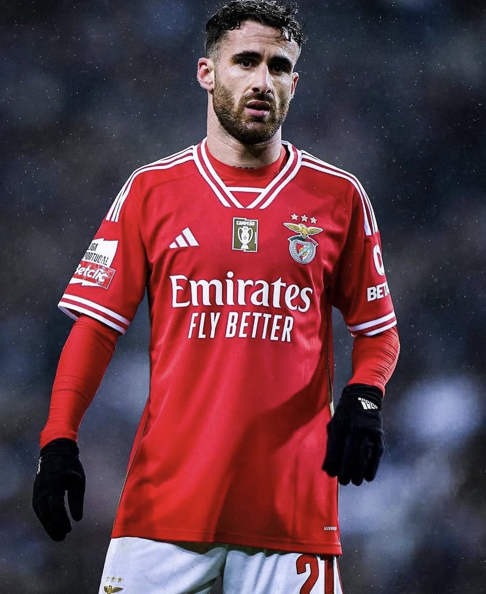 pedrogva6's tweet photo. 🚨🦅 BREAKING: deal in place between Benfica and Besiktas. Rafa Silva will return to Benfica. https://t.co/7UJMjF0srT