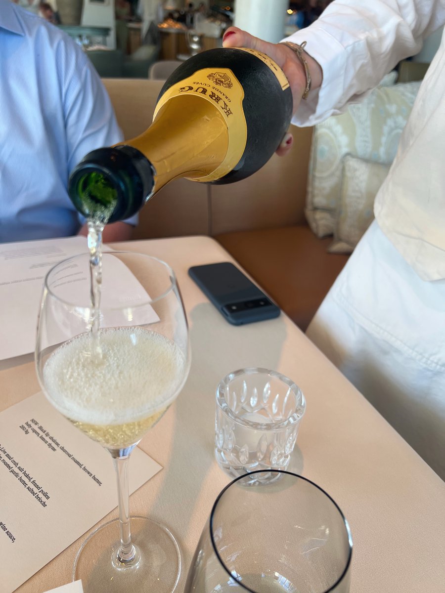 datesutton's tweet image. The three C's for a successful date: champagne, caviar &amp;amp; Cartier ❤️