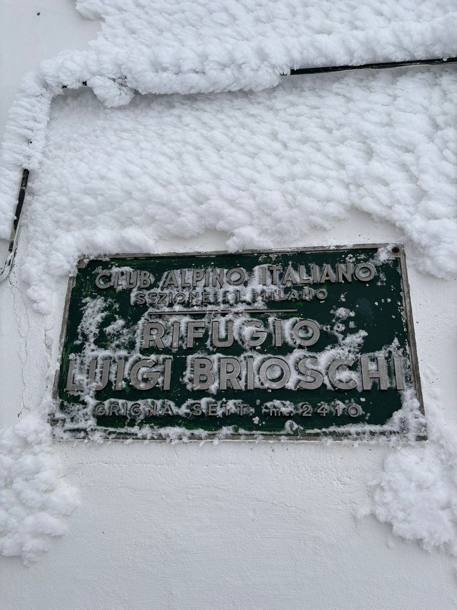 Saliinvetta's tweet photo. ๐Rifugio Brioschi sulla vetta della Grigna Settentrionale ๐โ๏ธ
FOTO LIVE di domenica ๐ธ
๐ Qui trovate tutti i dettagli del Rifugio :
https://t.co/9yfKtjPnX7
#rifugiobrioschi #grigna #grignone #valsassina #view #montagna #alpinismo https://t.co/XQpoTdX7tb