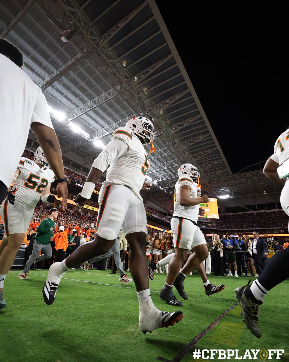 CFBPlayoff's tweet photo. ‘BOUT THAT TIME⏰

#CFBPlayoff #NationalChampionship https://t.co/WJ4OYg09GF