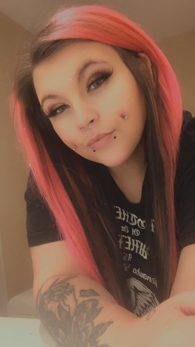 Ninajunee's tweet photo. The prettiest baby momma you ever knew 😘😉😏😏😏 https://t.co/xQHxVl2UnJ