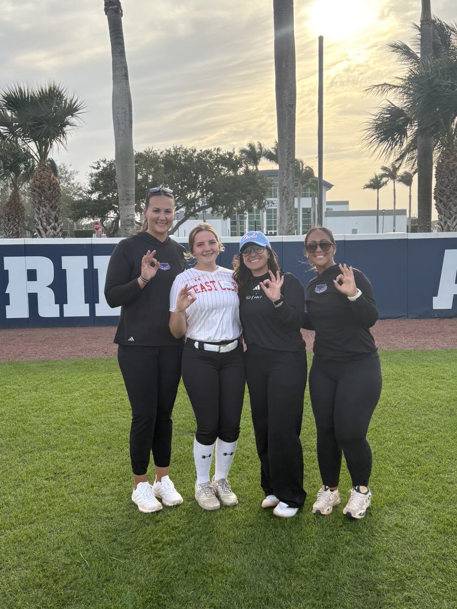 KendraP2029's tweet photo. Thank you @FAUSoftball for such a great camp yesterday!!! I had so much fun and learned a lot!!!
@CoachJordanSB @ECB_Premier https://t.co/2D5v9p0QMM
