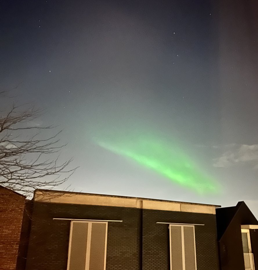 AmethystPooja's tweet photo. @weermanrobert Amersfoort rond 22:35! Prachtig. https://t.co/RYF20rfC4C