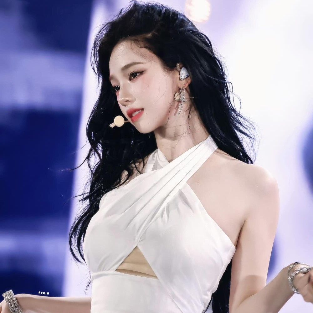 yjmzips's tweet image. angelic