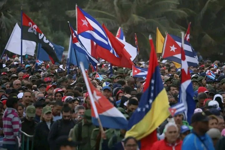Ustedes son un ejemplo de honor, son una lección para los que vacilan, son una advertencia para los que amenazan!!!!