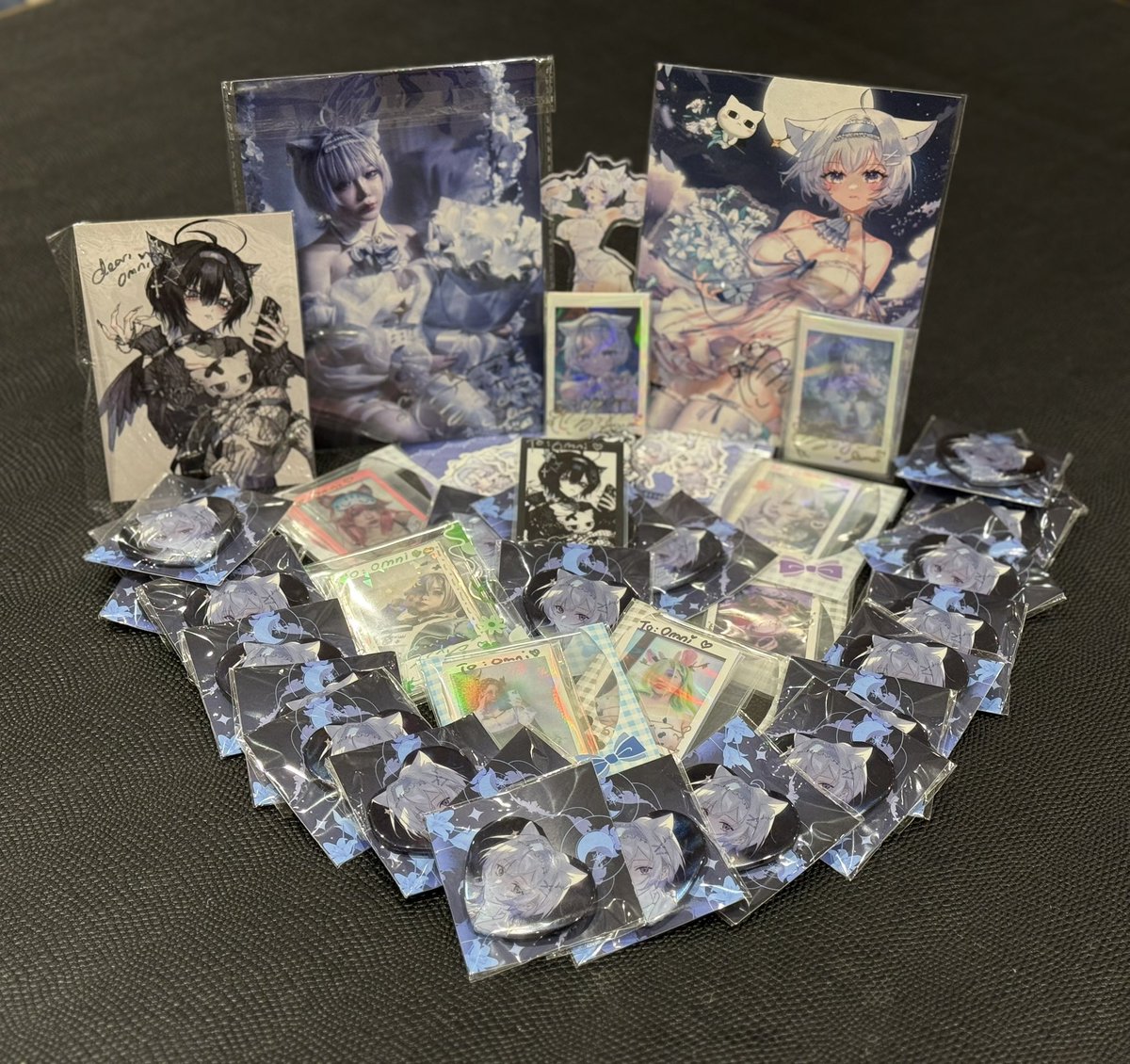 OmnitheSmore's tweet image. *surprise package knocks on my door*

I can’t believe SO MUCH fit inside that tiny box 😭🔥 was worth the wait!!! 

Time to put all responsibilities aside and start working on what I need for the itabag(pack) 
 
#lunalorrain #soululus