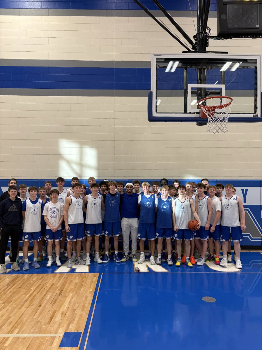 KHS_BoysBBall's tweet photo. Former Bearcat and current @Saints standout Isaiah Stalbird came and spoke with the boys before practice today. 

Isaiah spoke about dominating in your role, powering through limitations, and never settling for less than your best. Isaiah is a KHS legend!🙌🏼

#ProBearcats https://t.co/Skk9Er6a74