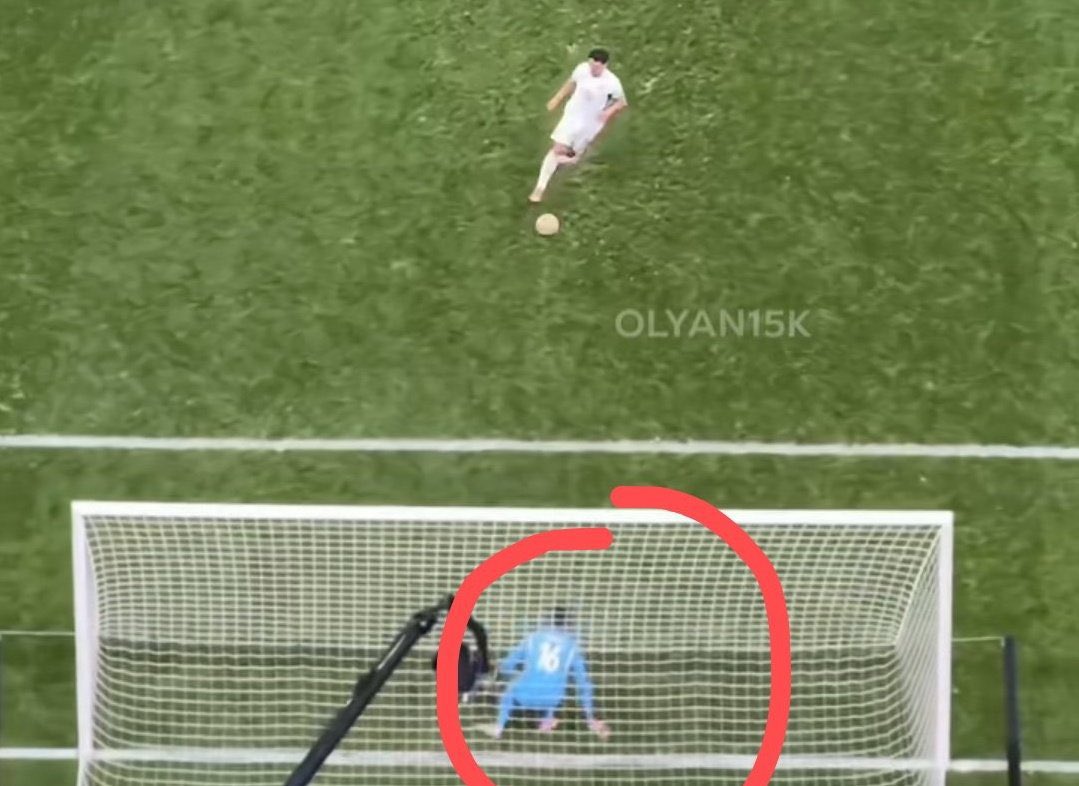 Timgoat44's tweet photo. @nicojamain Je n’aime pas parler d’arbitrage mais il me force à sortir les dossiers. Mais l’arbitre se trompe et dans tous les sens. Donc chut et va bosser tes dossiers avant de parler rigolo de service le scheider https://t.co/6c1WDDEAH0