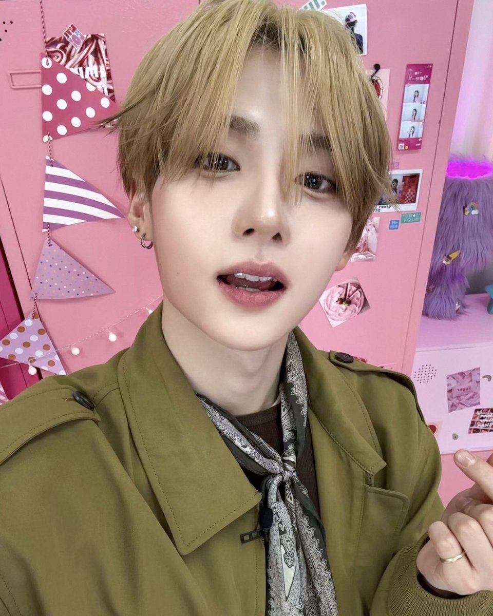 508luv's tweet image. 앞니세개