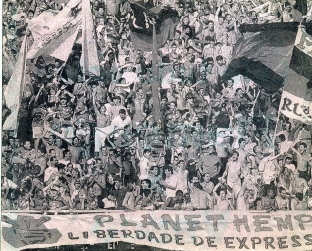 FlarquibaHist's tweet image. Faixa Planet Hemp que a Torcida Jovem do Flamengo colocava nos jogos nos anos 90.
Lembravam dela?
#TJF