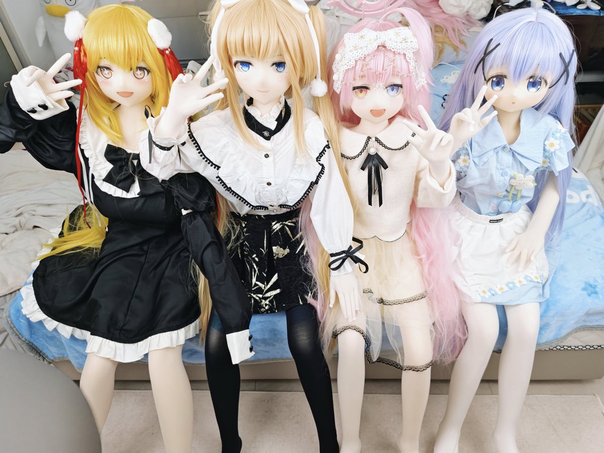 shuai9089578723's tweet photo. 余分な家族写真、可愛いfufu、後ろでこっそりと見ている黑子、ハハ。
#BlueArchive
#小鳥遊ホシノ
#aotumedoll
#ブルーアーカイブ
#とある科学の超電磁砲
#Shokuhou
#しょくほうみさき
#冴えない彼女の育てかた
#澤村スペンサー英梨々
#Chino
#ご注文はうさぎですか
#香風智乃 https://t.co/Yd5xi9fMrq
