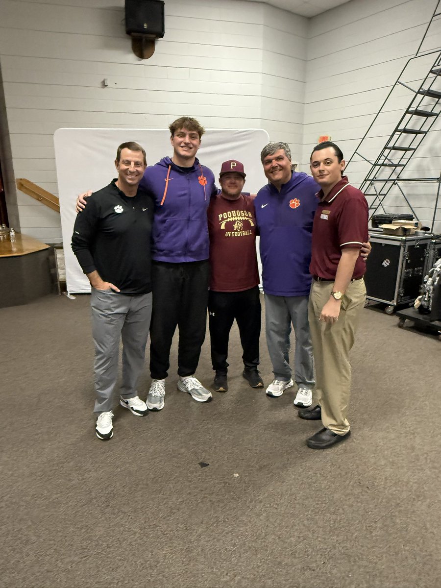 Carter Jones tweet media