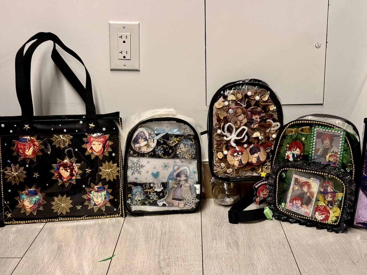 zucchinizest's tweet photo. pics from the itabag dollarama challenge with @GTAENSTARS 🎄 https://t.co/LV2yd7R1lZ