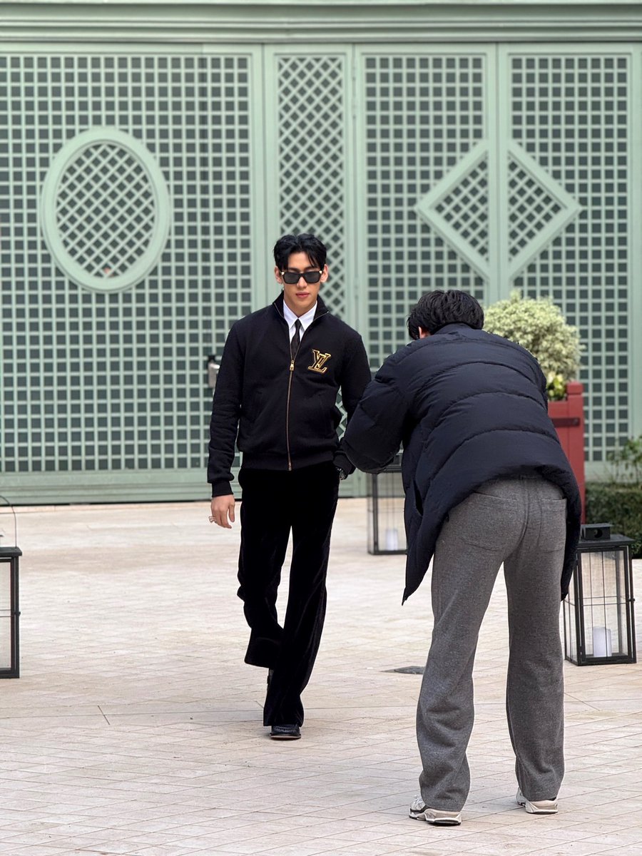 น้องแบมหล่อมีเสน่ห์มีออร่าที่สุด หล่อมากๆ
#LVMenFW26 #BamBam #LouisVuitton <a href="/BamBam1A/">BamBam</a>