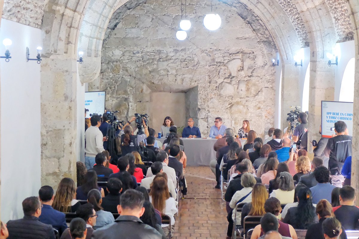 Por primera vez en el ámbito público, estas acciones permiten detectar oportunamente riesgos a la salud, brindar información confiable, identificar signos de alarma y acompañar el control prenatal, el embarazo y el puerperio, para proteger la vida del binomio mamá–bebé. 💪✨