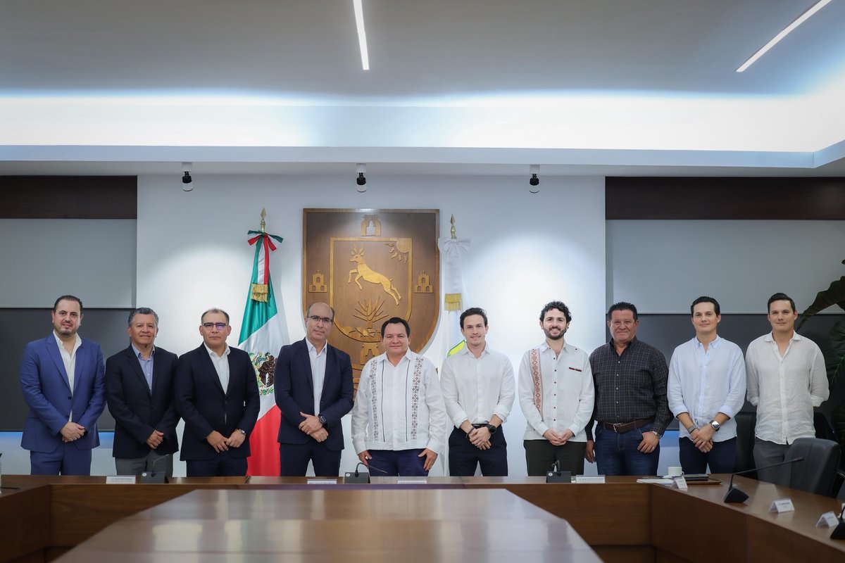 Nos reunimos con directivos de Pilgrim’s, quienes ampliaran sus operaciones en Yucatán durante 2026, lo que permitirá generar alrededor de 500 nuevos empleos, principalmente en las comunidades del interior de nuestro estado. 🤝