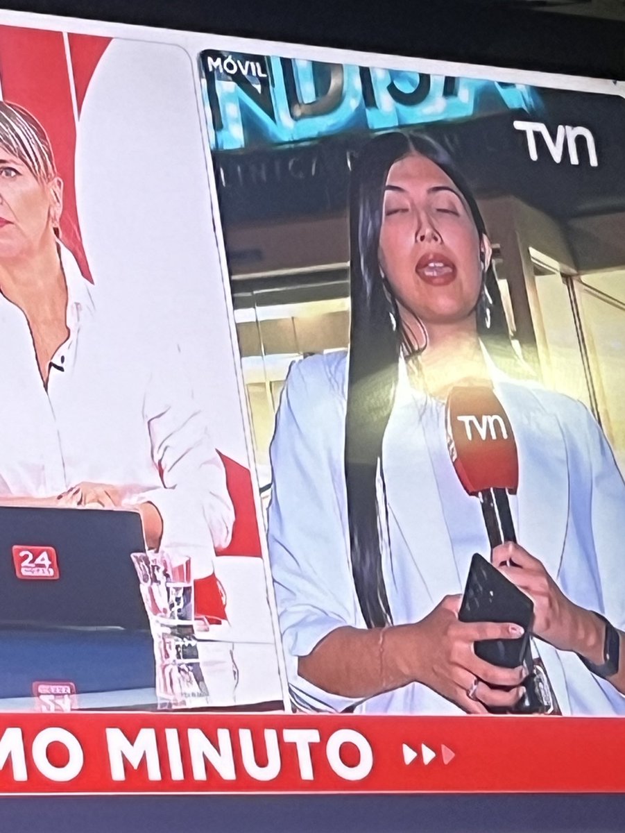 marlasingernn's tweet image. Por q hay una venezolana como periodista en TVN? No hay chilenos?