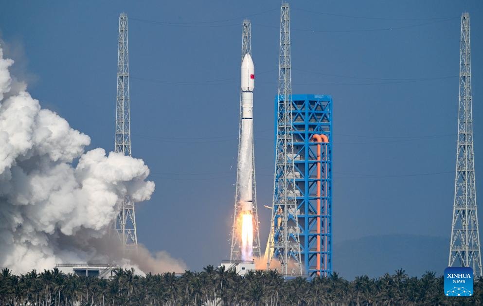 VoiceofPD's tweet image. #China launched a Long March-12 carrier rocket on Monday in the southern island province of #Hainan, sending a group of #internetsatellites into space.

The rocket lifted off at 3:48 p.m. from the Hainan commercial spacecraft launch site. The payloads, the 19th group of low-orbit