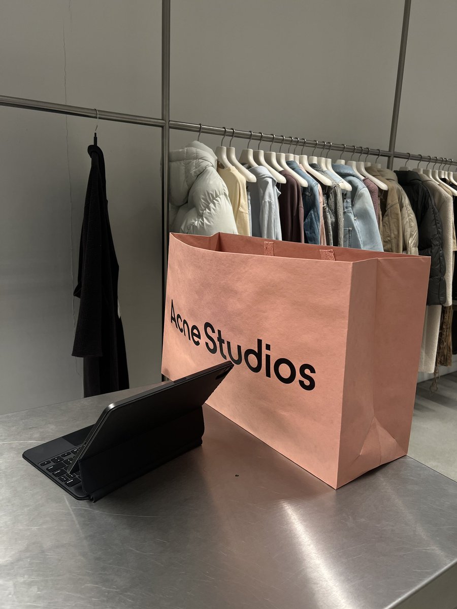 DENRISE W. tweet media