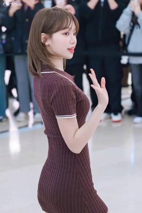 chaewon brown dress jellyfishmonster on X: 