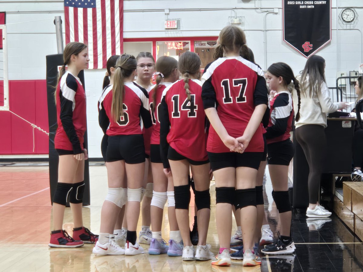 elliottbrettm72's tweet photo. SCJH Volleyball in action at The Complex.
#EarnYourStripes #GY6
@stark_high @SCESlearners @maryjogroter https://t.co/dTw60WUFqj