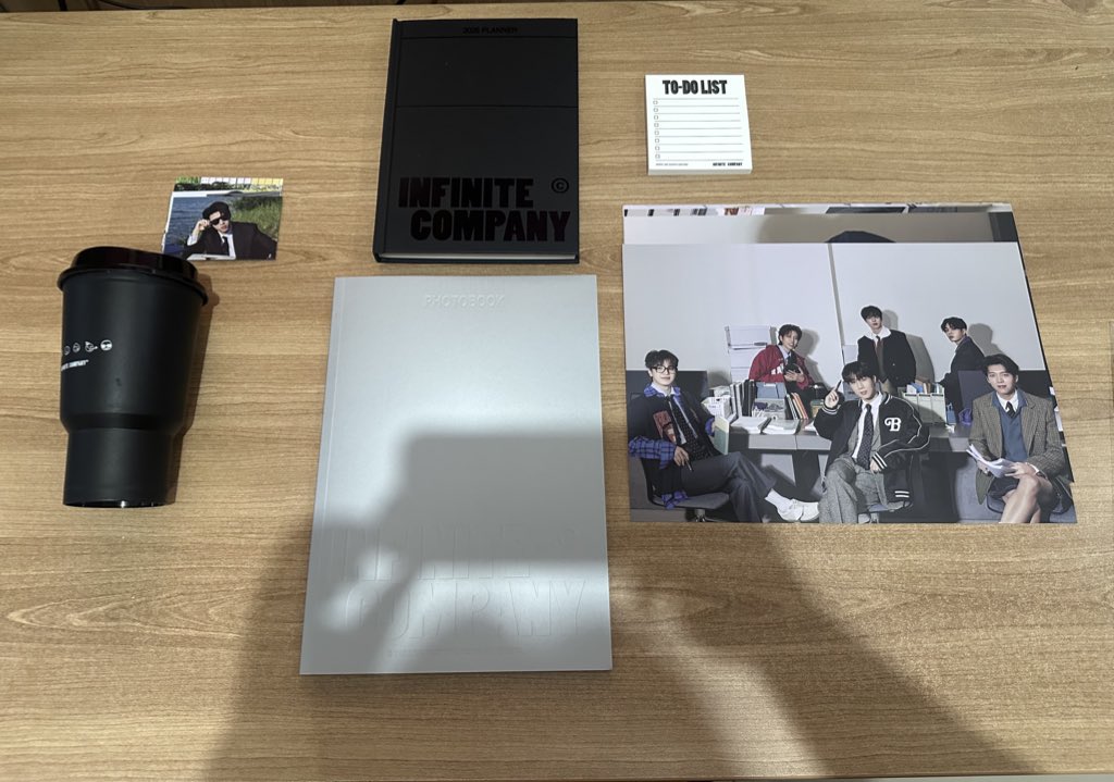 wowwhyeah's tweet image. wts want to sell infinite 2026 seasons greetings cup, business card, poster, photobook, sticky notes, planner. 

DM untuk harga. Terima kasih 

Tag : 인피니트 양도