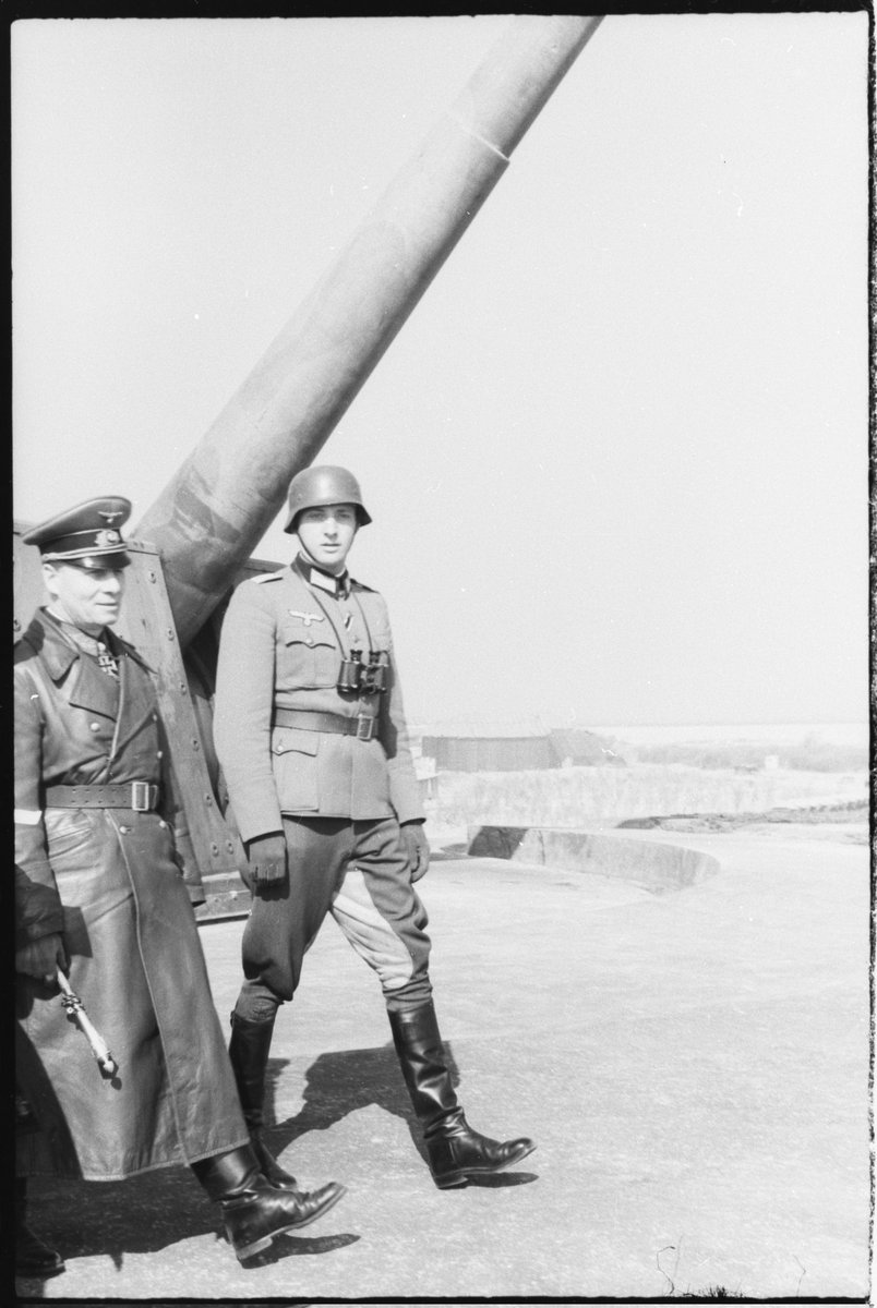 jones248748's tweet image. Rommel  inspecting coastal battery  in France.