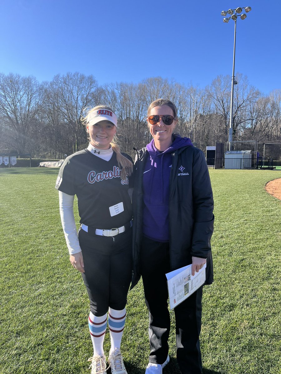 CESCRWZ's tweet photo. Camp Check-In 🥎
No days off!!! Started the week strong as our ELITE athletes got better and gained experience at the next level!

📍 @GamecockSoftbll — Hayden Carner
📍 @UpstateSoftball — Camryn Shrader
📍 @FurmanSB — Haley Rewis
📍 @GSAthletics_SB — Georgia Gilman

Huge thanks to the coaches for putting on great camps! 🙌