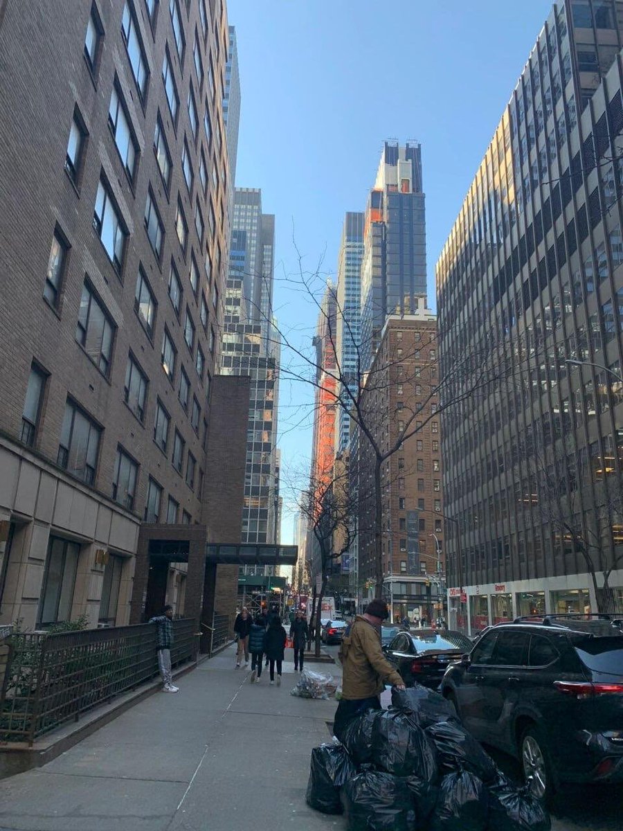 FactoryOutletV's tweet image. The city stands tall, but my heart misses the moments we shared here