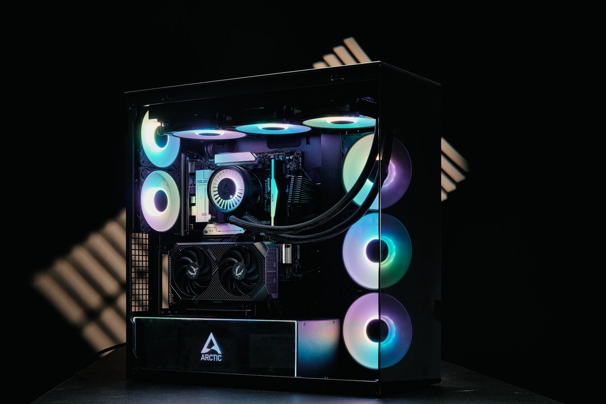 ZOTAC_JAPAN's tweet image. この柔らかな RGBは、セットアップ全体に高級感を与えます。💡

IG: arctic_apac

#ZOTACGAMING #ZOTAC #GEFORCE #RTX