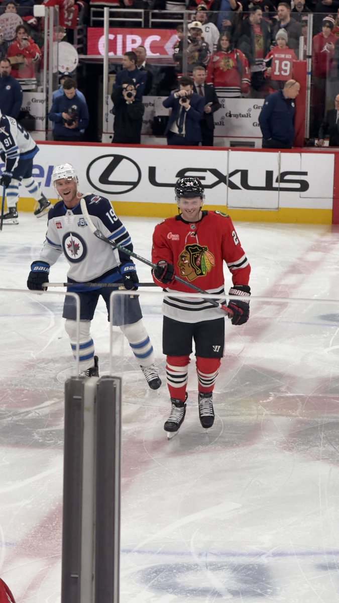 CHChapman89's tweet photo. @SamLafferty18 and @JonathanToews during warmups #Blackhawks #WPGvsCHI https://t.co/2ipjL0Pn5X