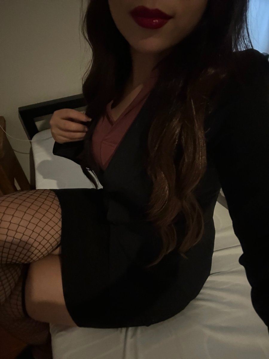 CassiDidIt's tweet photo. taking a moment to appreciate myself today https://t.co/M8b4WeelUG